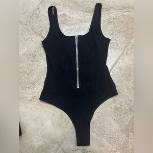 Elegant Black Zippered Bodysuit | S